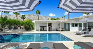 Desert Moonlight - Palm Springs Luxury Rental - 01