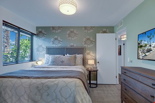 Fairway Modern Vacation Home-29