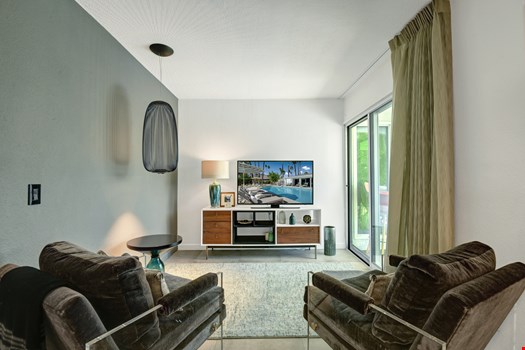 Fairway Modern Vacation Home-26