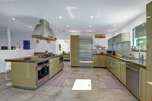 Fairway Modern Vacation Home-19