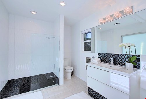 Harlow Home Vacation Rental - 26
