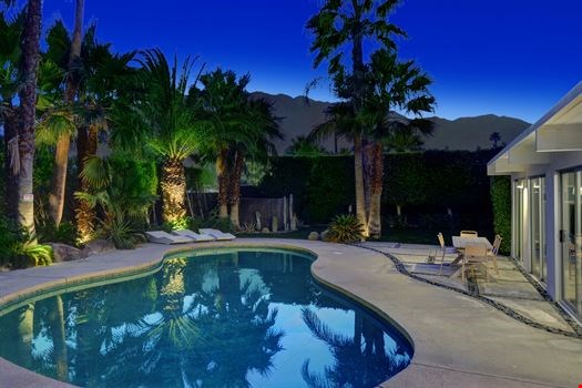 NIGHT POOL 