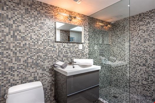 Laurel Modern Vacation Rentals  - 12a