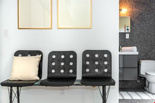 Laurel Modern Vacation Rentals  - 15
