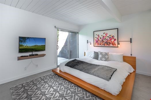 Laurel Modern Vacation Rentals  - 11