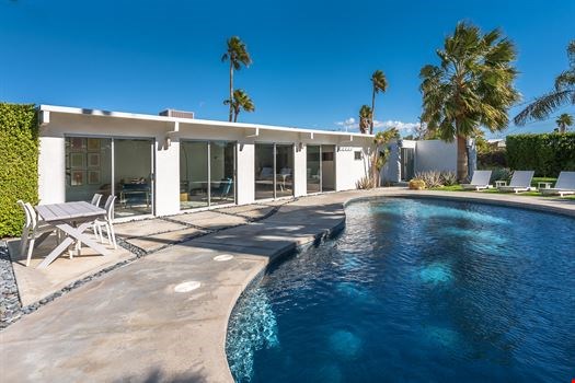 Laurel Modern Vacation Rentals  - 03