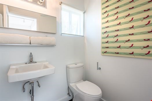 Laurel Modern Vacation Rentals  - 17