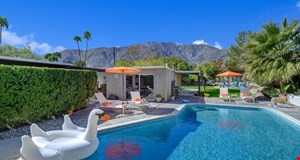 Laurel-Retreat-Vacation-Home-01