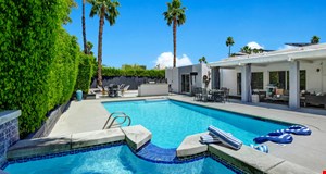 Lujo-Vacation-Rental-01