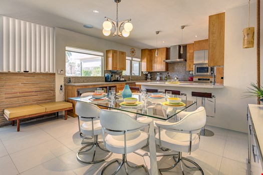Morongo Modern Vacation Home - 11