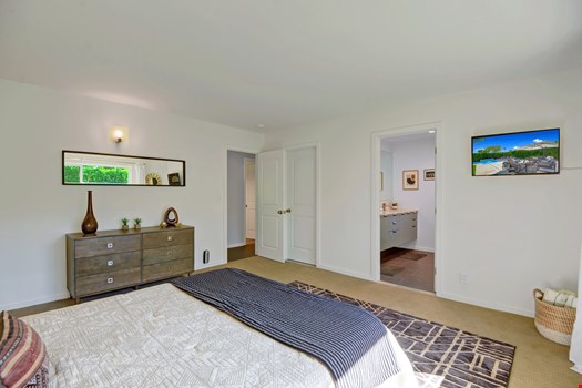 Rana-Red-House-rental-16