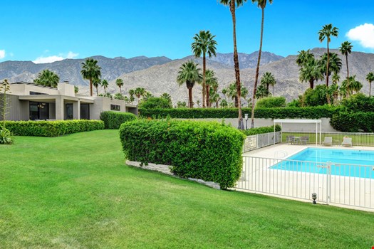 Twin-Palms03