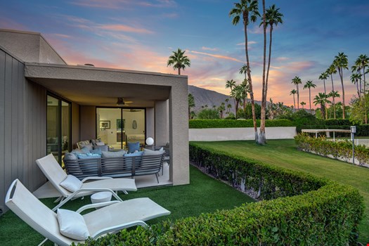 Twin-Palms02